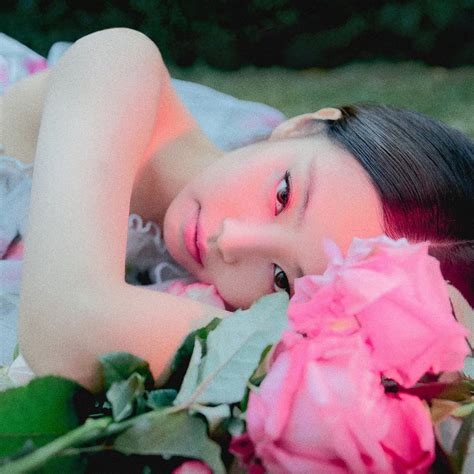 Jennies flowers - JENNIE (제니) is an South Korean singer, actress, and model under OA (ODD ATELIER) Entertainment. She is a member of the girl group BLACKPINK under YG Entertainment. On November 12, 2018, JENNIE debuted as a soloist with the song “ SOLO “. – Born in Cheongdam-dong (Gangnam District) Seoul, South Korea.